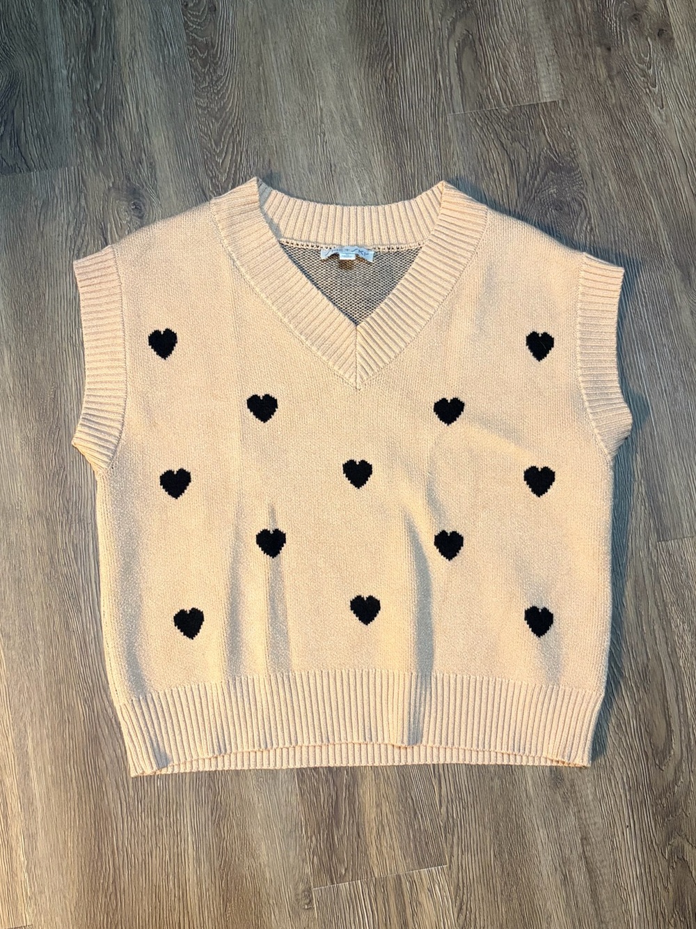 She + Sky Cream V-Neck Sweater Vest with Black Heart Motifs